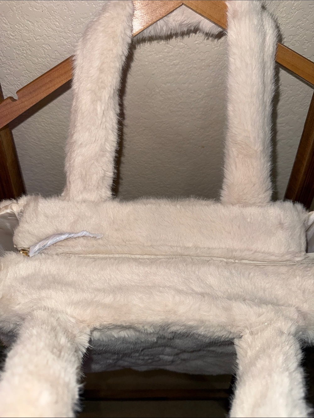 NWT Victoria's Secret Plush Cream Faux-Fur Tote - Picture 4 of 7